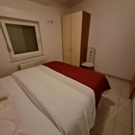 Apartments And Rooms Niki 2 Kaštela エクステリア 写真