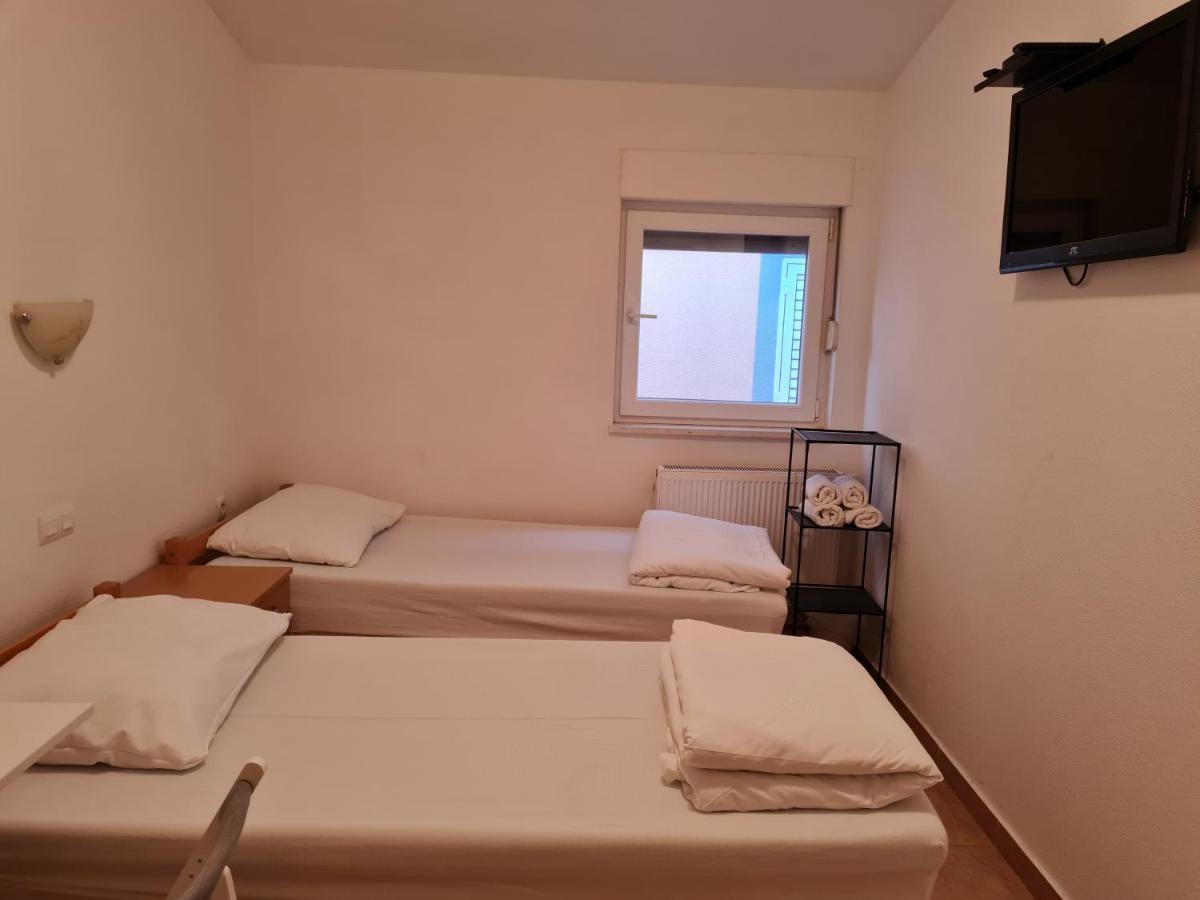 Apartments And Rooms Niki 2 Kaštela エクステリア 写真