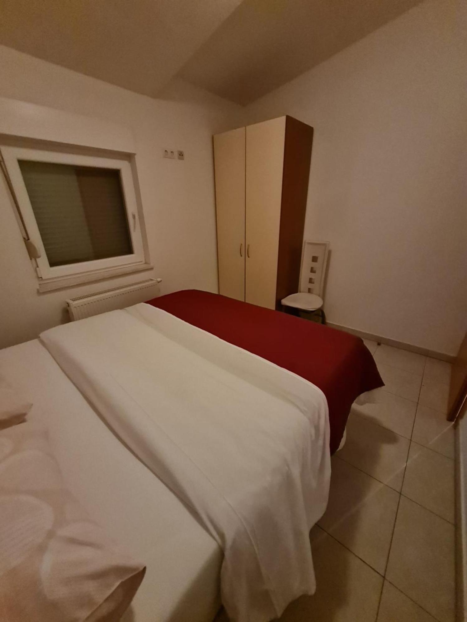 Apartments And Rooms Niki 2 Kaštela エクステリア 写真